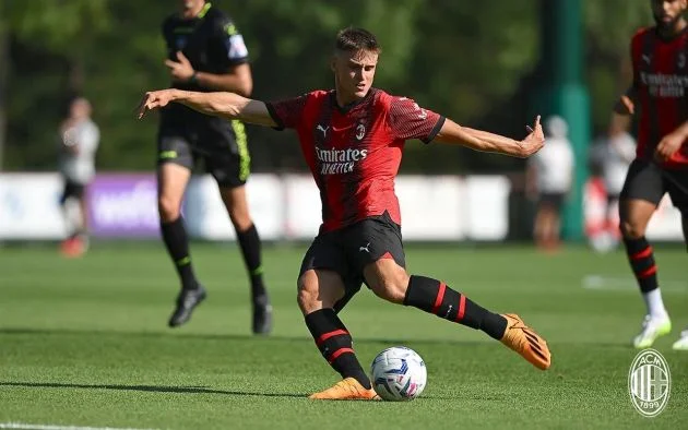 Stefano Pioli Advocates for Lorenzo Colombo's Development at AC Milan